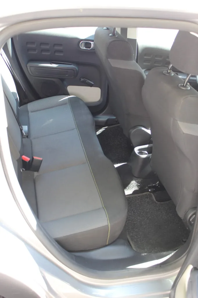 Sedili posteriori confortevoli e abitacolo spazioso Citroën C3