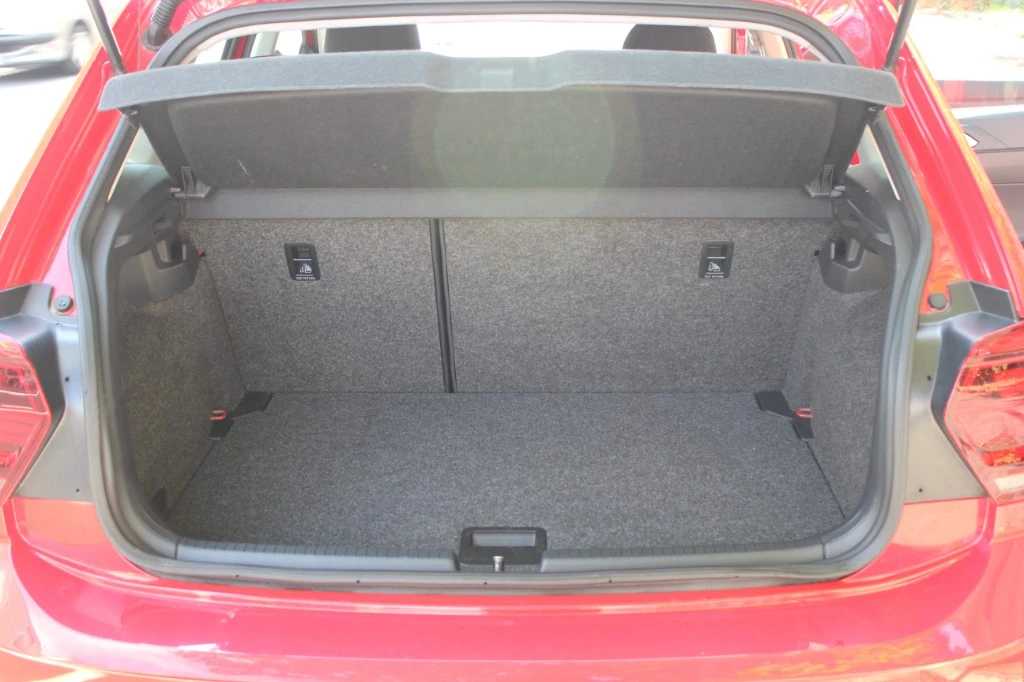 Bagagliaio Volkswagen Polo noleggio Trieste